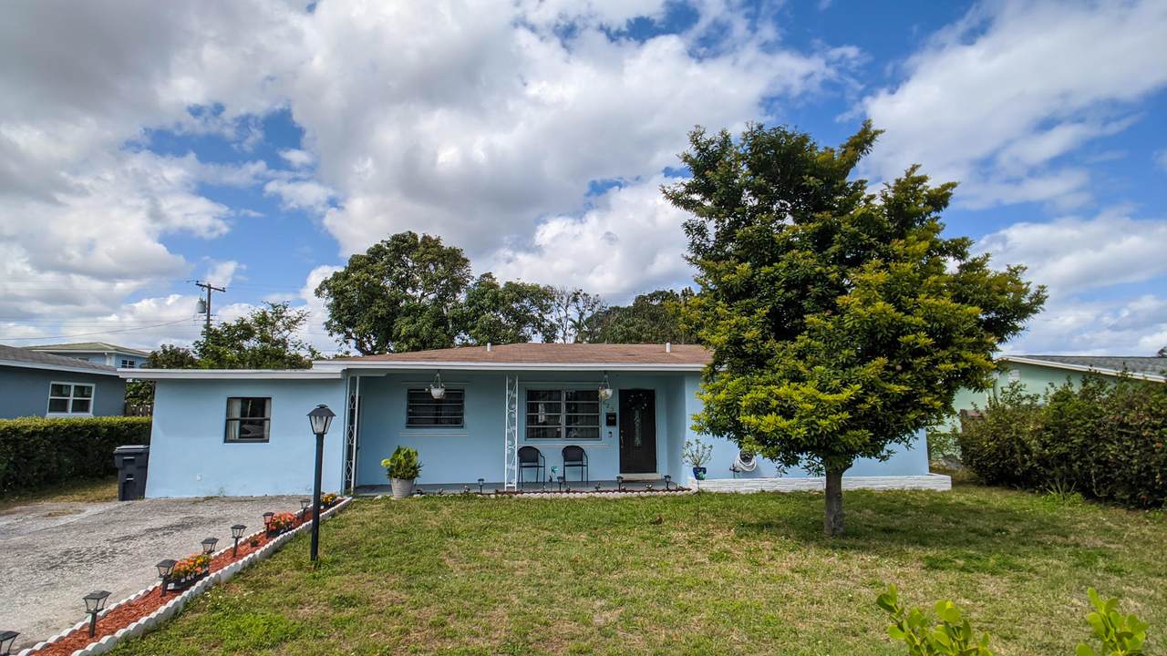 623 Date Palm Drive - Photo 1