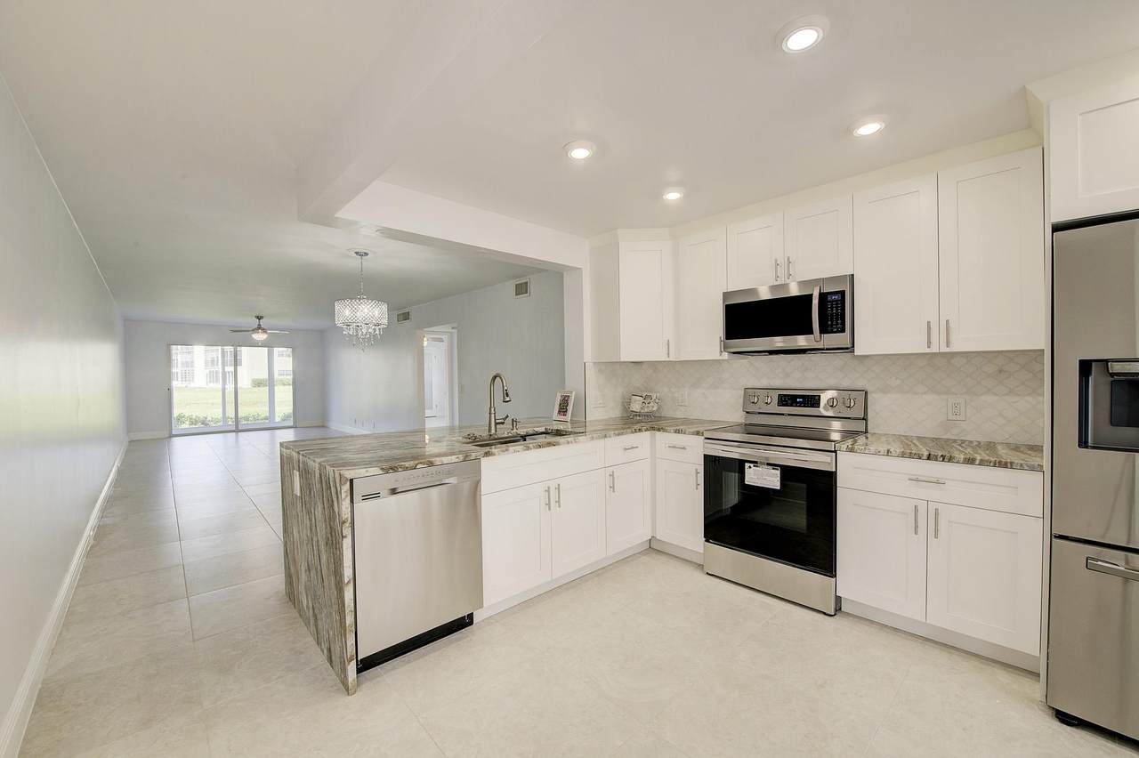 1037 Guildford C - Photo 1