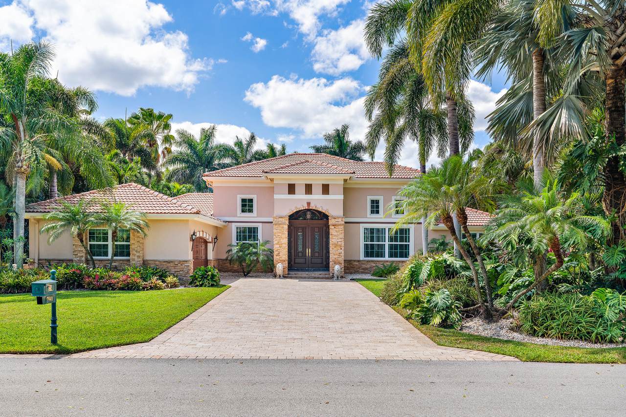7941 Ironhorse Boulevard - Photo 1
