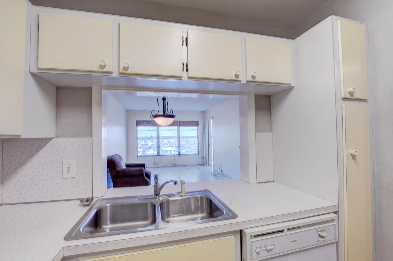 1101 Crystal Lake Drive - Photo 1