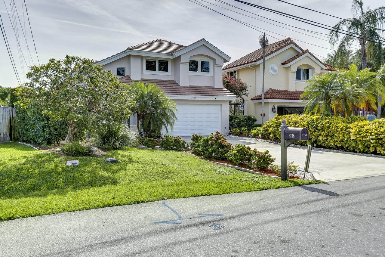 2758 27th Avenue - Photo 1