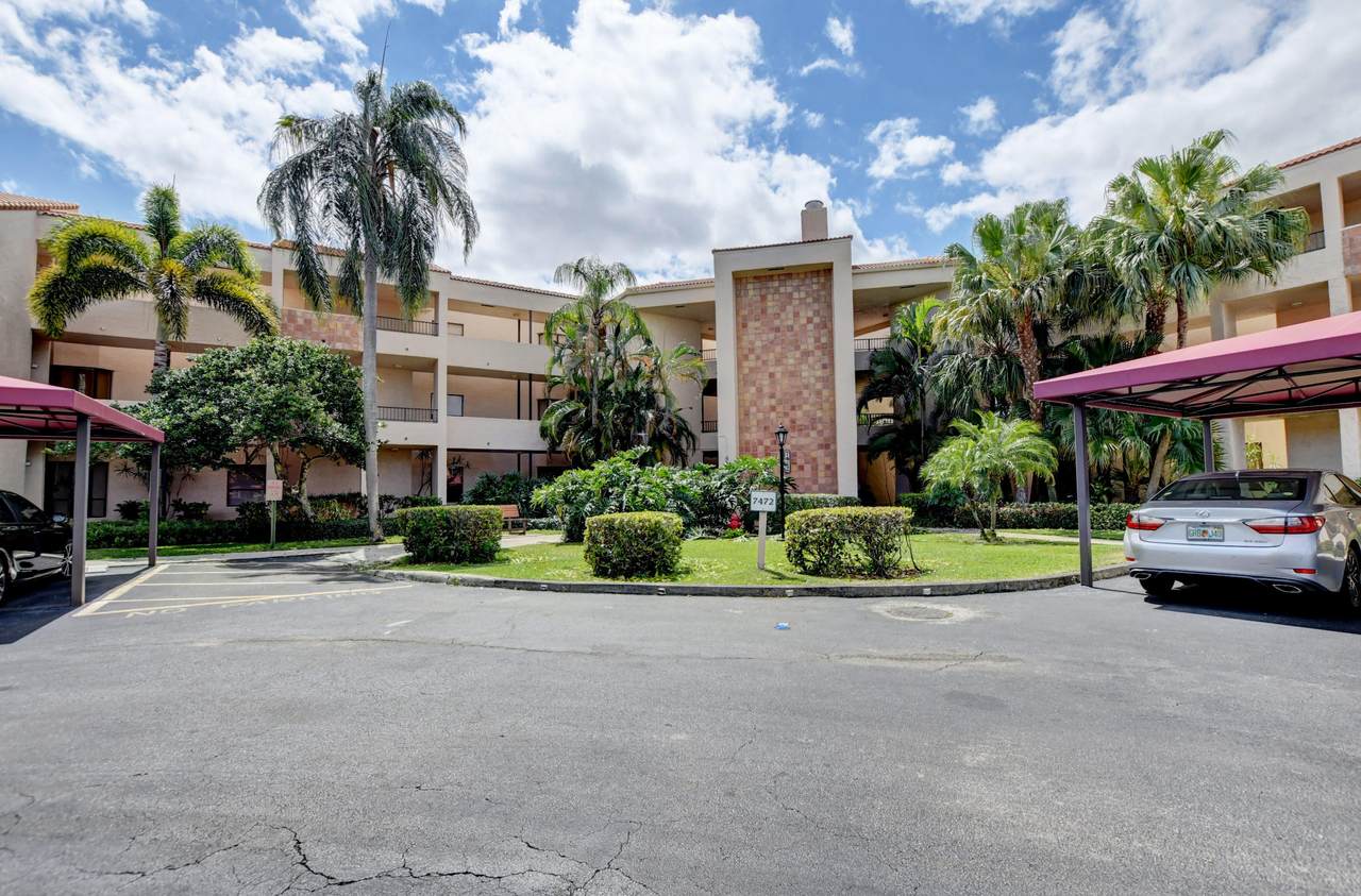 7472 La Paz Boulevard - Photo 1
