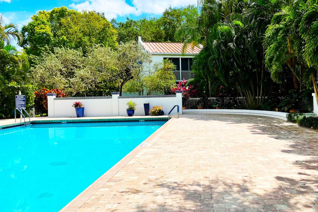4114 Palm Aire Drive - Photo 1