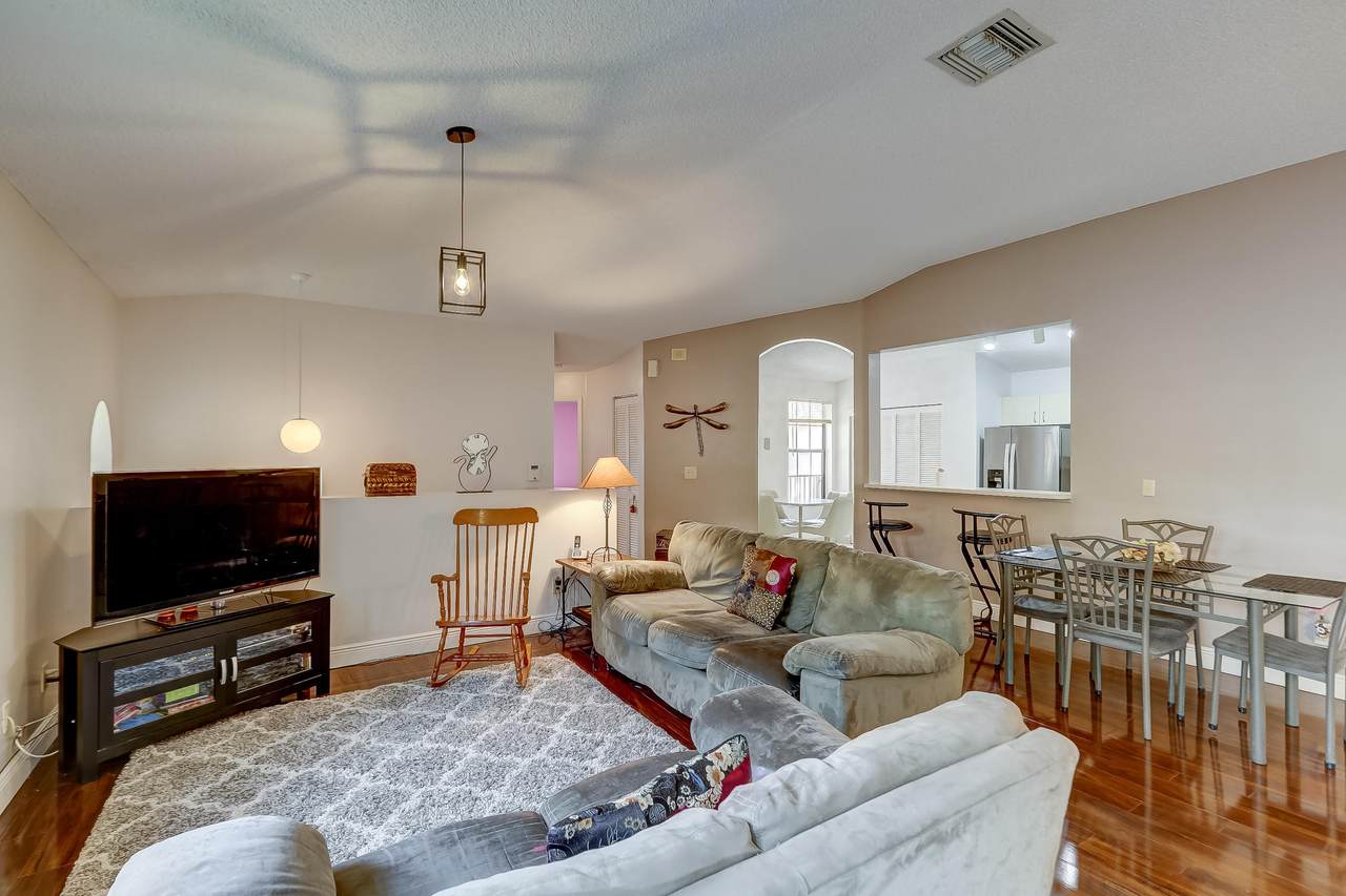 402 158th Terrace - Photo 1