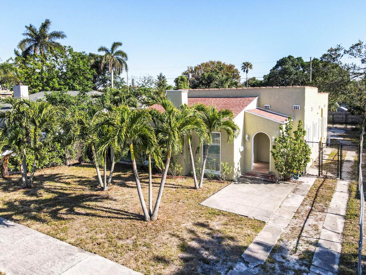 638 38th Street - Photo 1