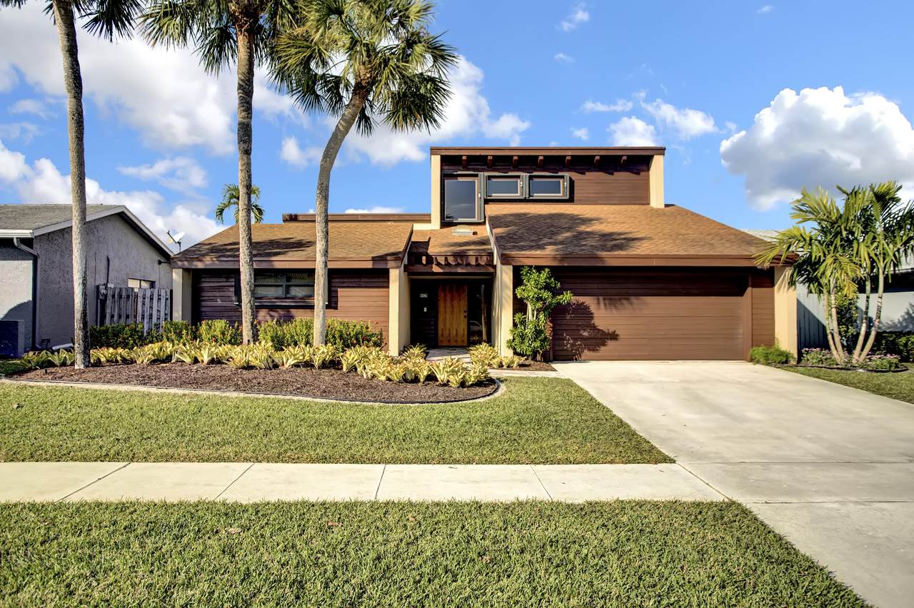 6429 Hollandaire Drive - Photo 1