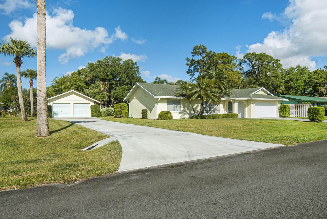 656 Braddock Street - Photo 1