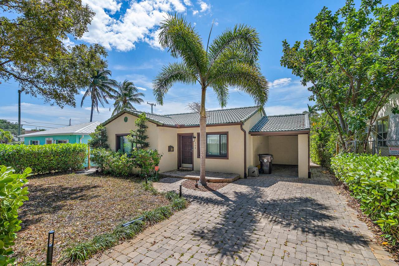 504 51 Street - Photo 1