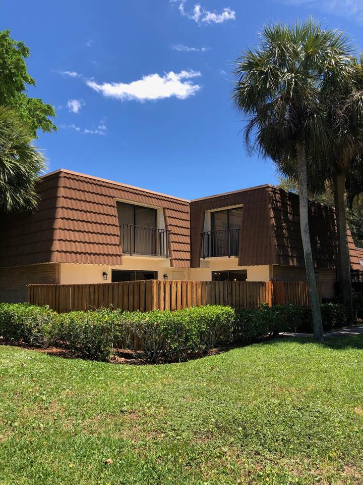 188 Charter Way - Photo 1