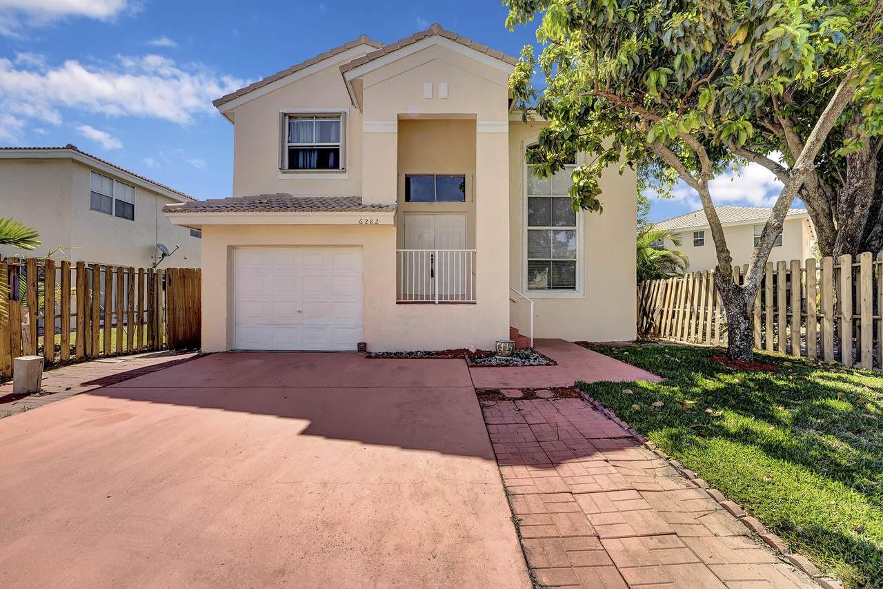 6282 Island Way - Photo 1