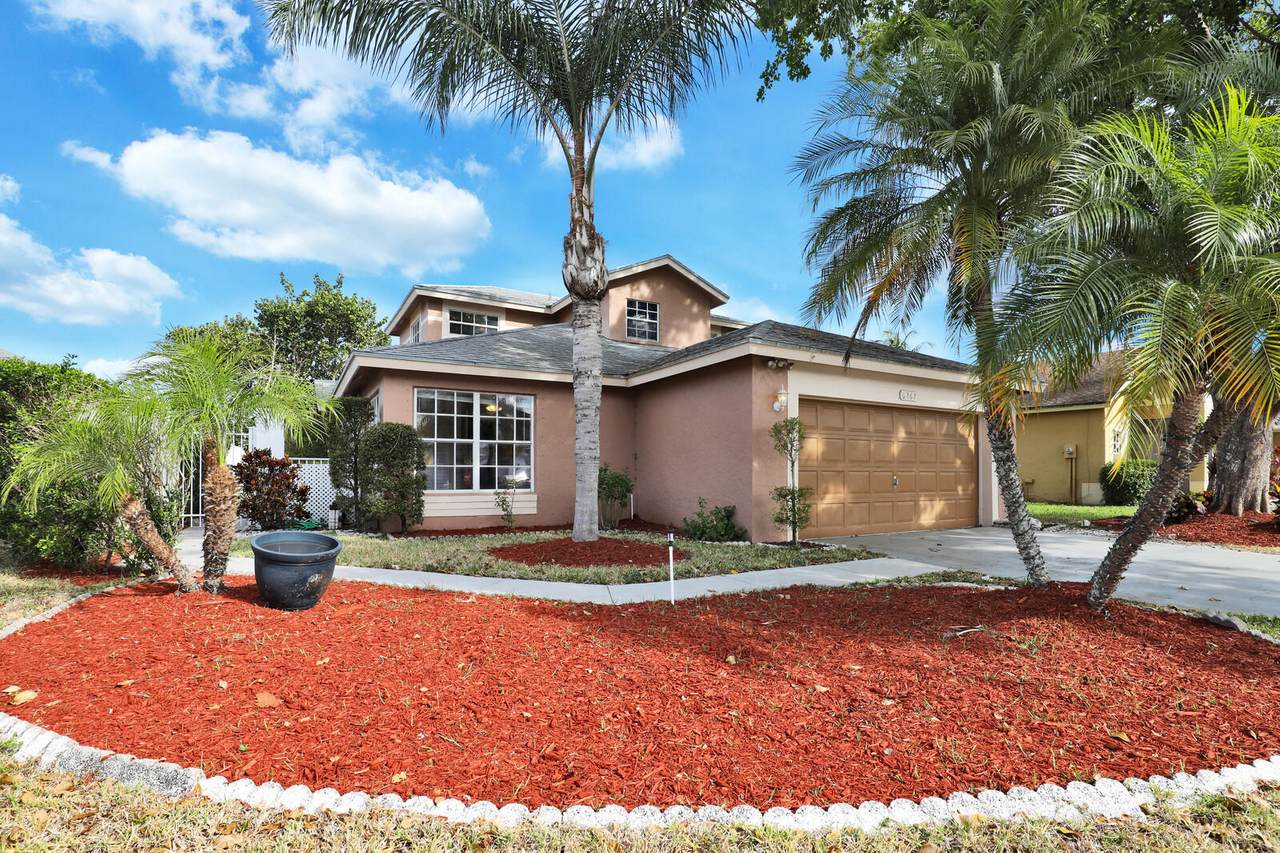 6367 Lansdowne Circle - Photo 1
