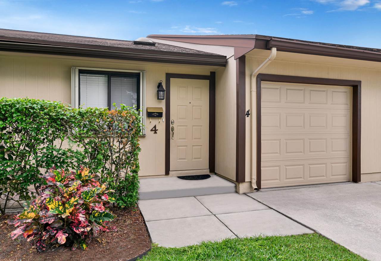 4 Westminster Lane - Photo 1