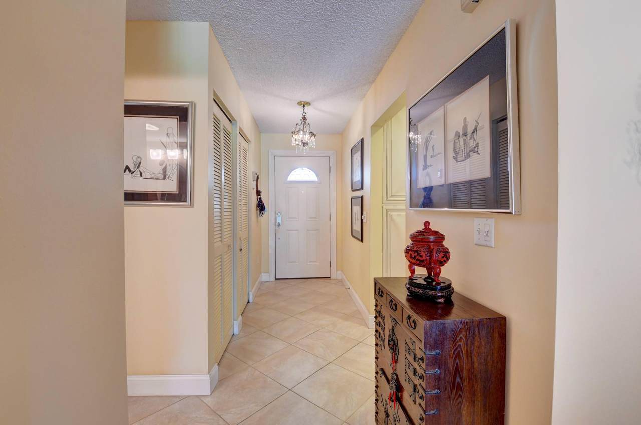 7 Stratford Drive - Photo 1