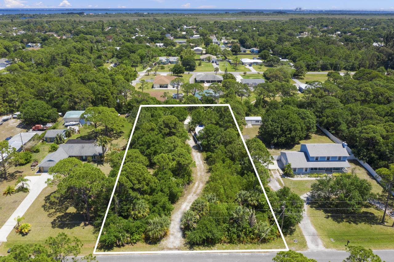 5204 Palmetto Drive - Photo 1