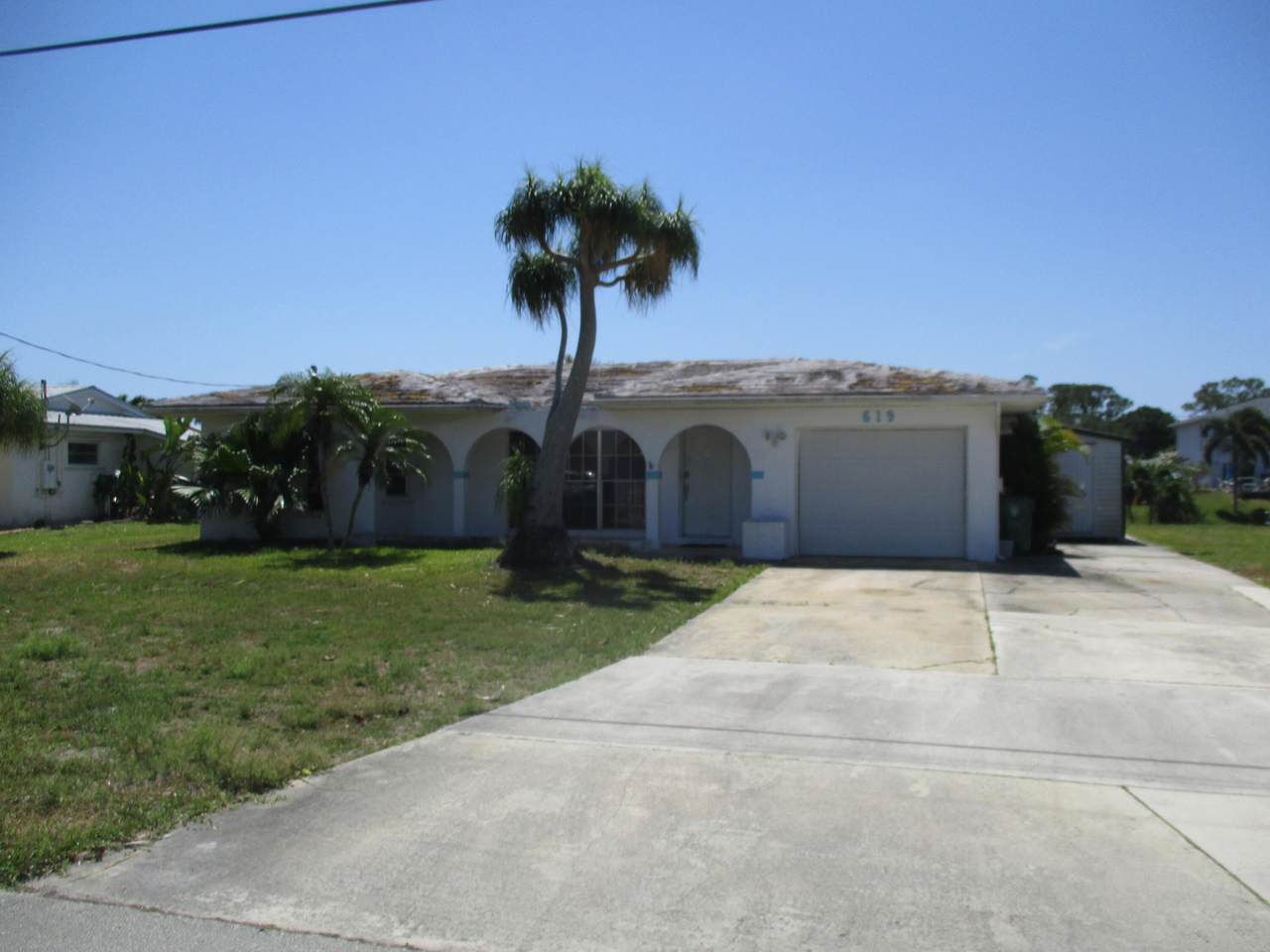 619 Calmoso Drive - Photo 1
