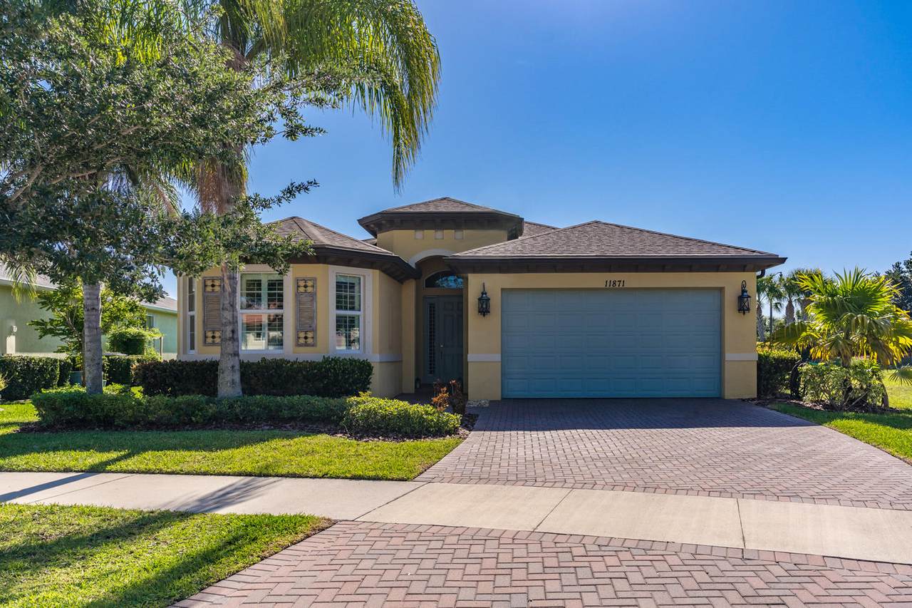 11871 Crestwood Circle - Photo 1