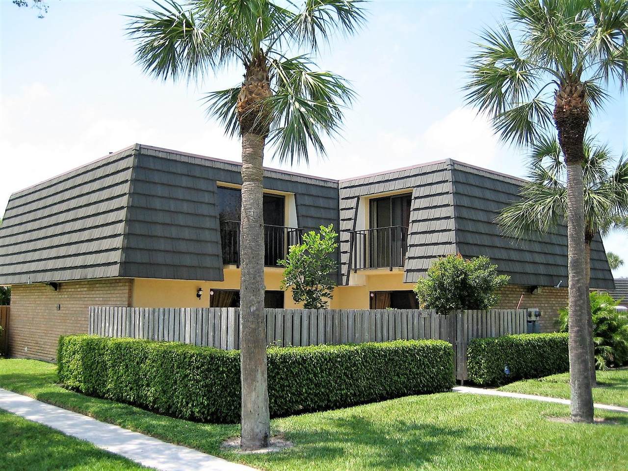 619 6th Way - Photo 1