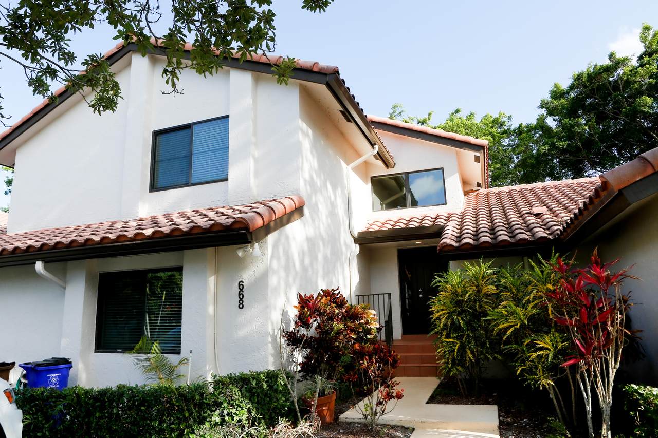 668 Edgewater Drive - Photo 1