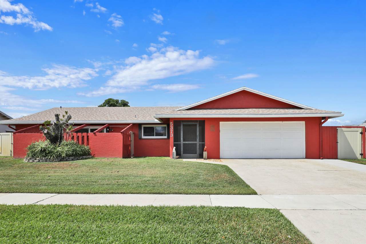 5373 Sandhurst Circle - Photo 1