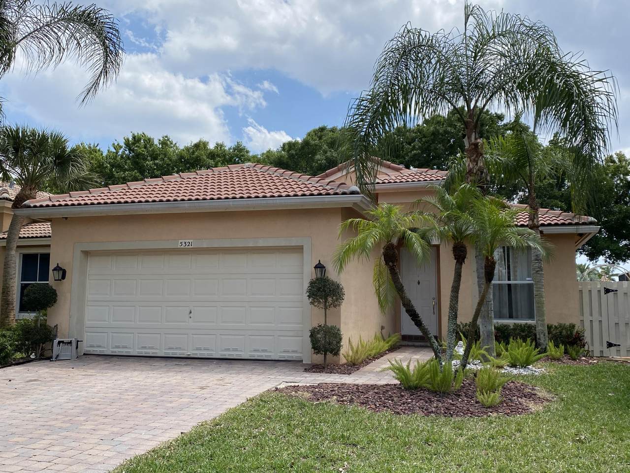 5321 Sancerre Circle - Photo 1