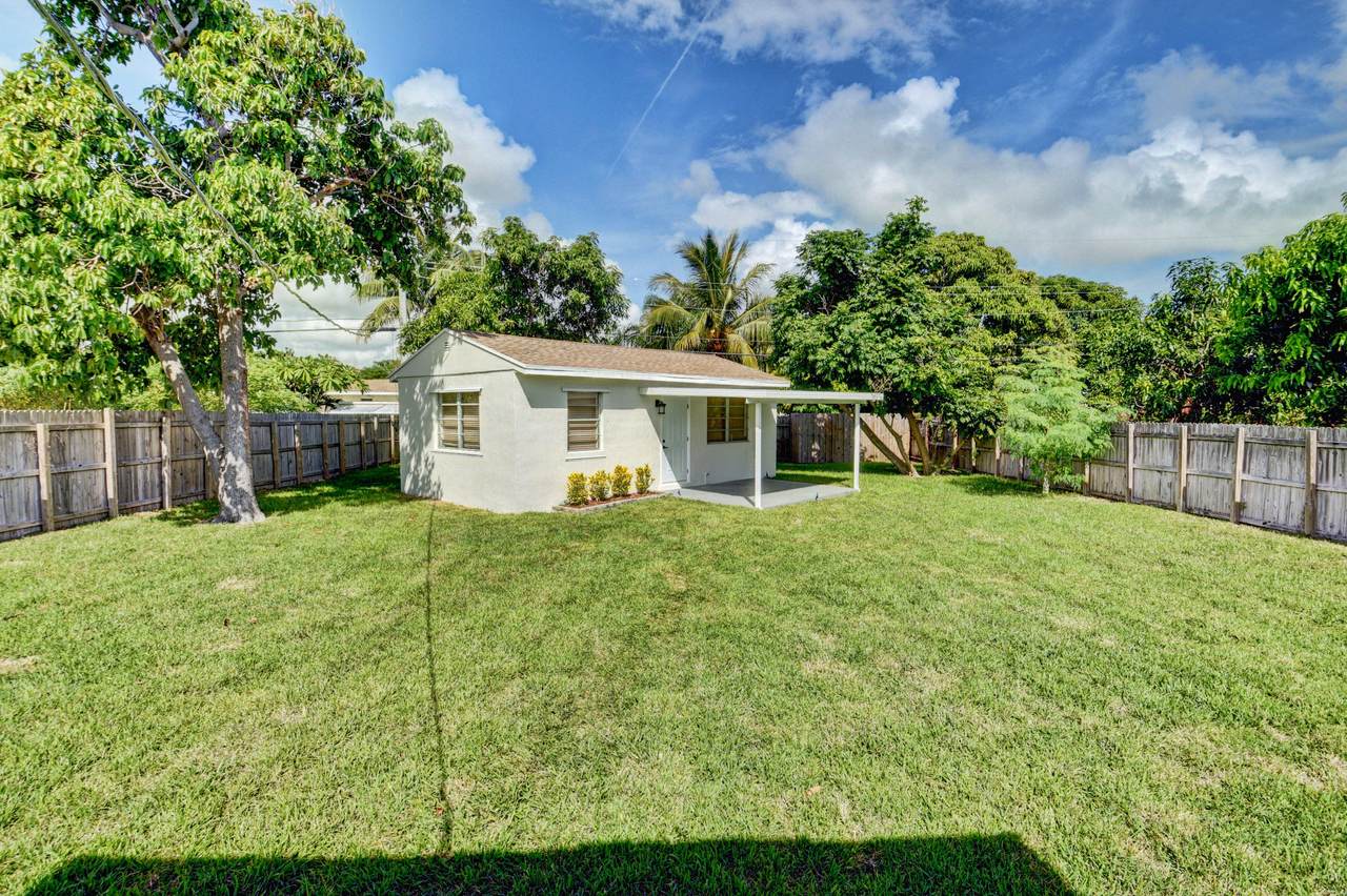 251 13th Street - Photo 1