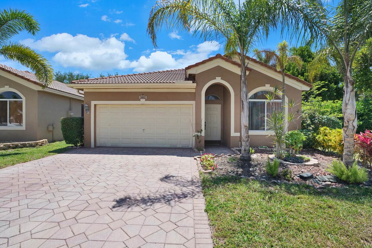3802 Woodfield Court - Photo 1