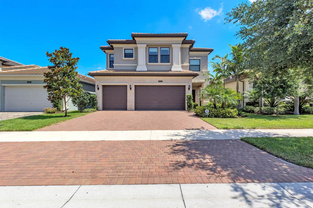 9517 Eden Roc Court - Photo 1