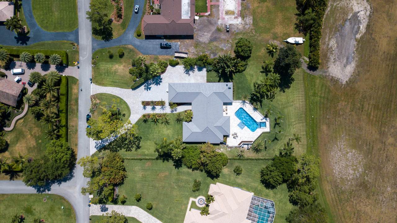 9355 Dundee Drive - Photo 1
