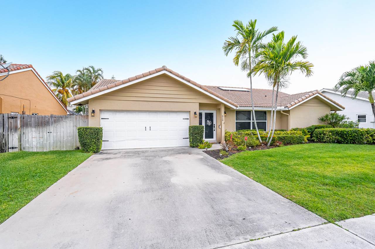 319 Sequoia Lane - Photo 1