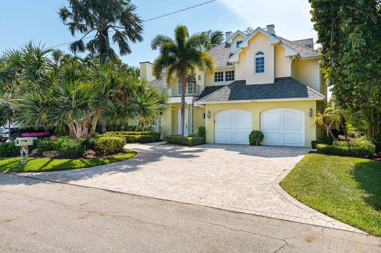 477 Spanish Court - Photo 1