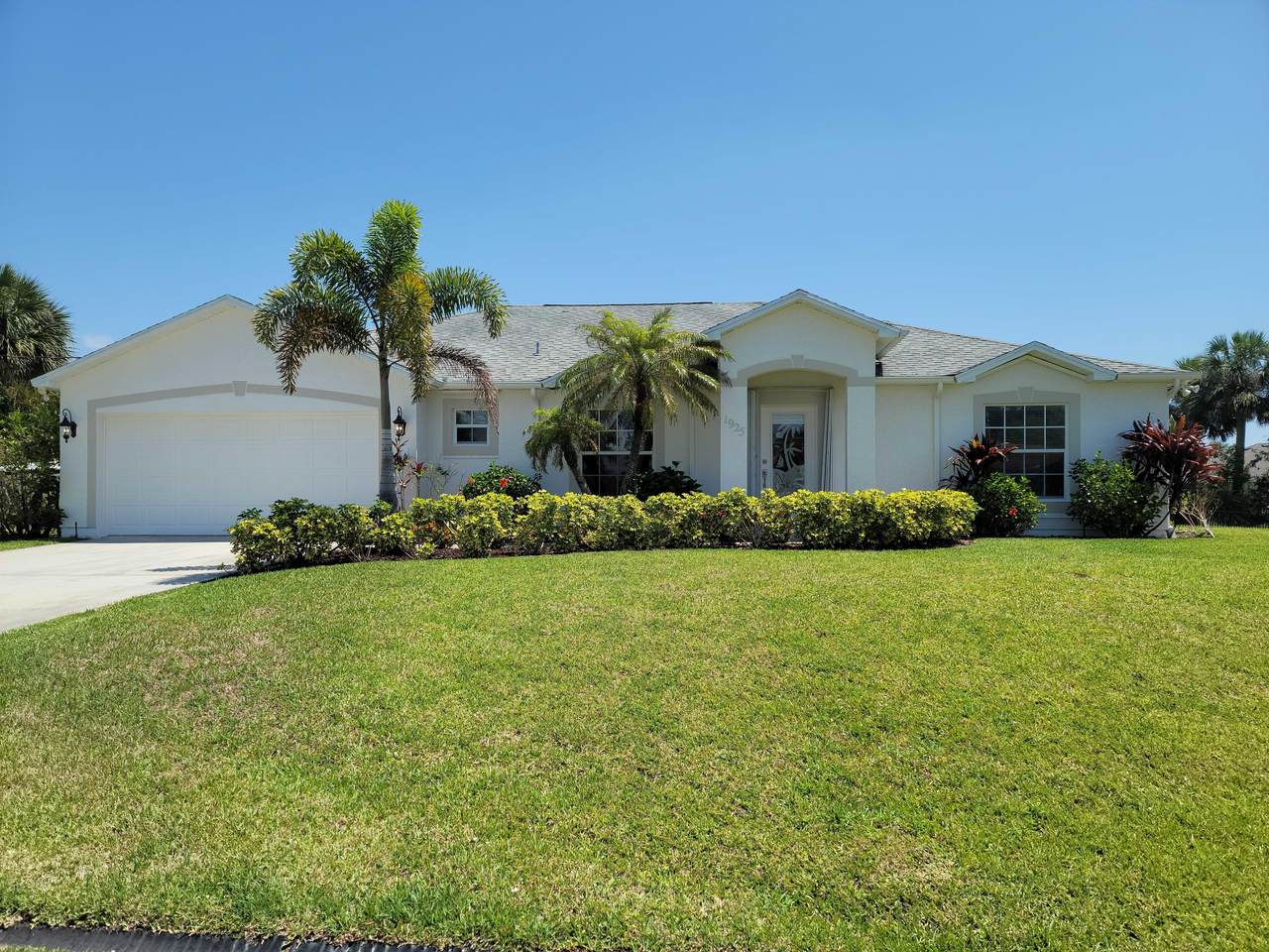 1925 Castinet Lane - Photo 1
