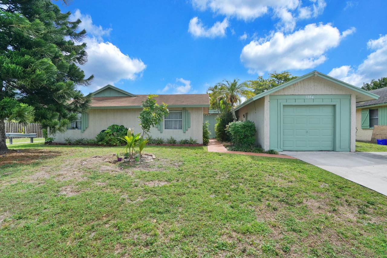 1284 Carousel Way - Photo 1
