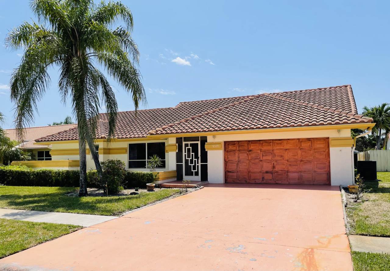 9320 Laurel Green Drive - Photo 1