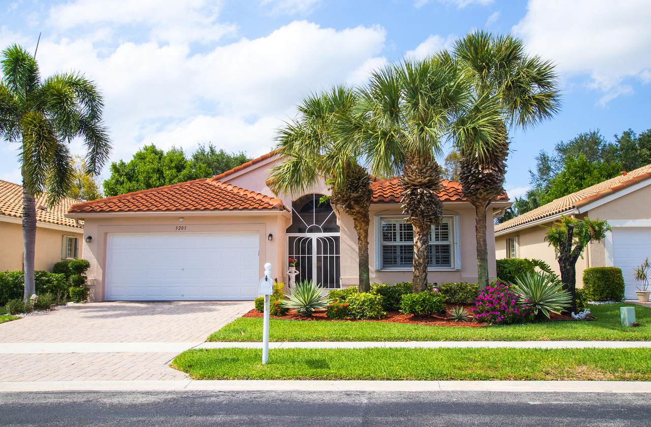 5203 Clover Creek Drive - Photo 1