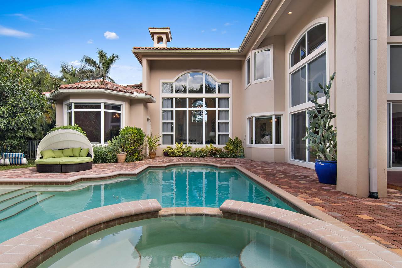 629 Hermitage Circle - Photo 1