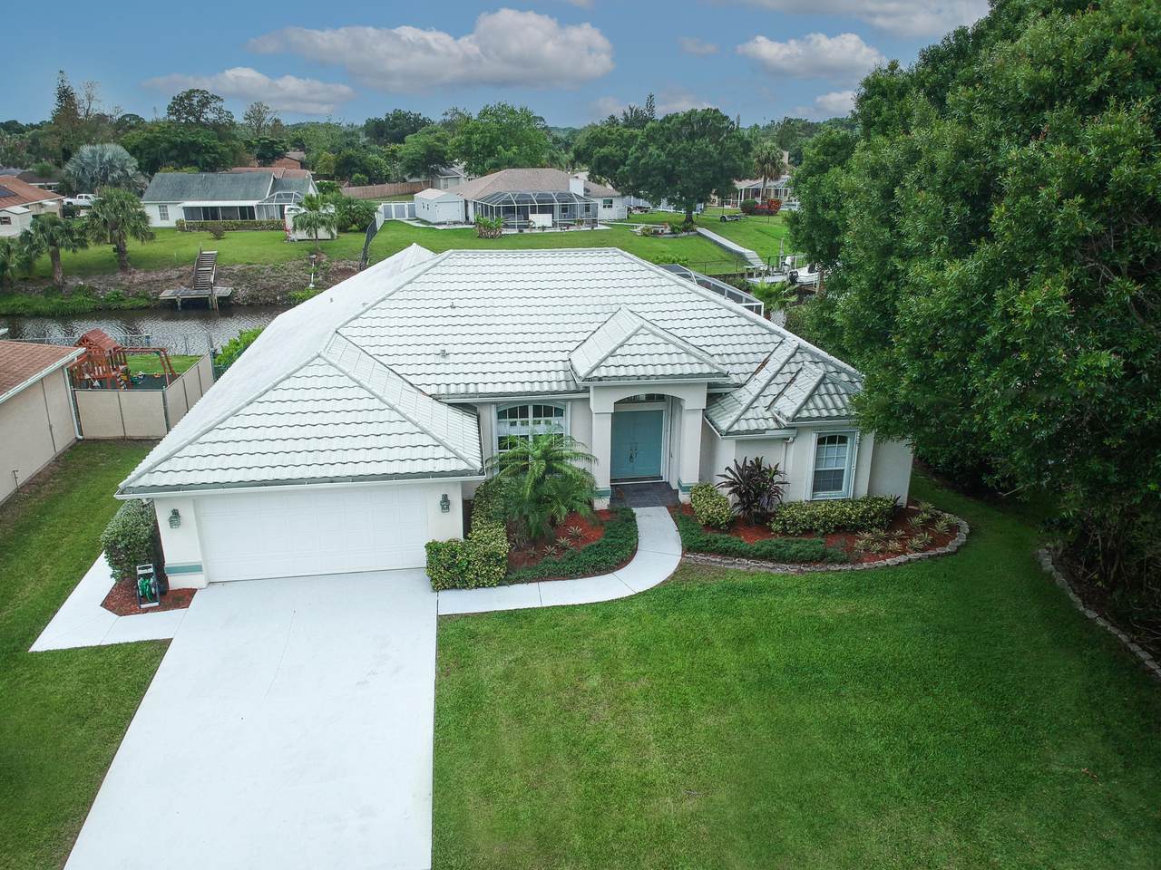 272 Surfside Avenue - Photo 1