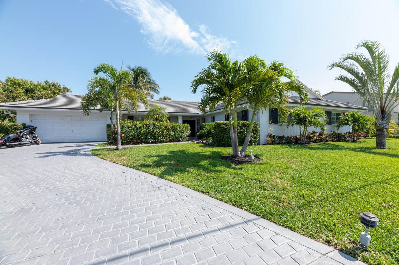 1170 Singer Drive - Photo 1