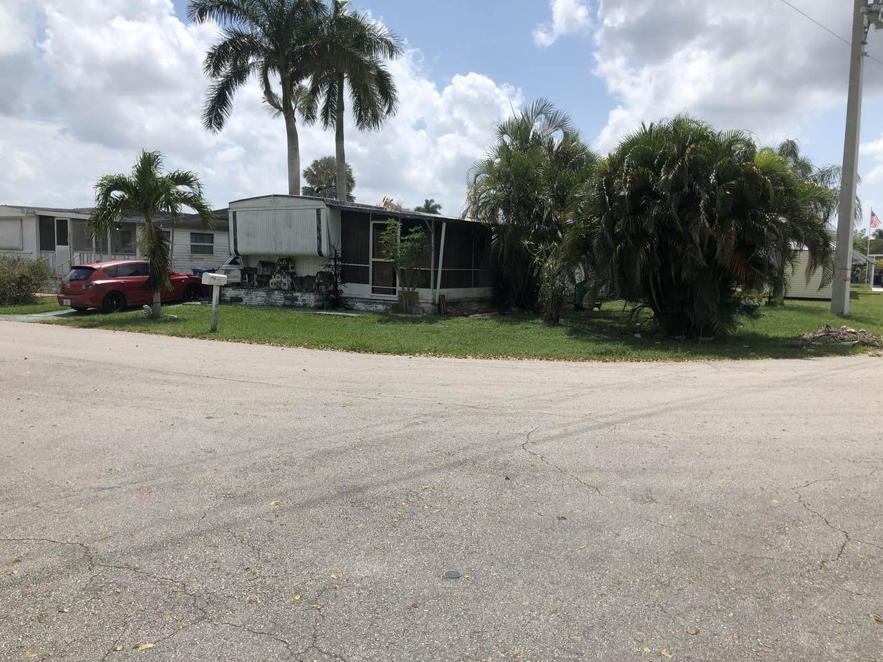 1601 83 Avenue - Photo 1