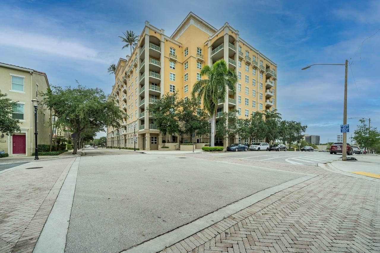 403 Sapodilla Avenue - Photo 1