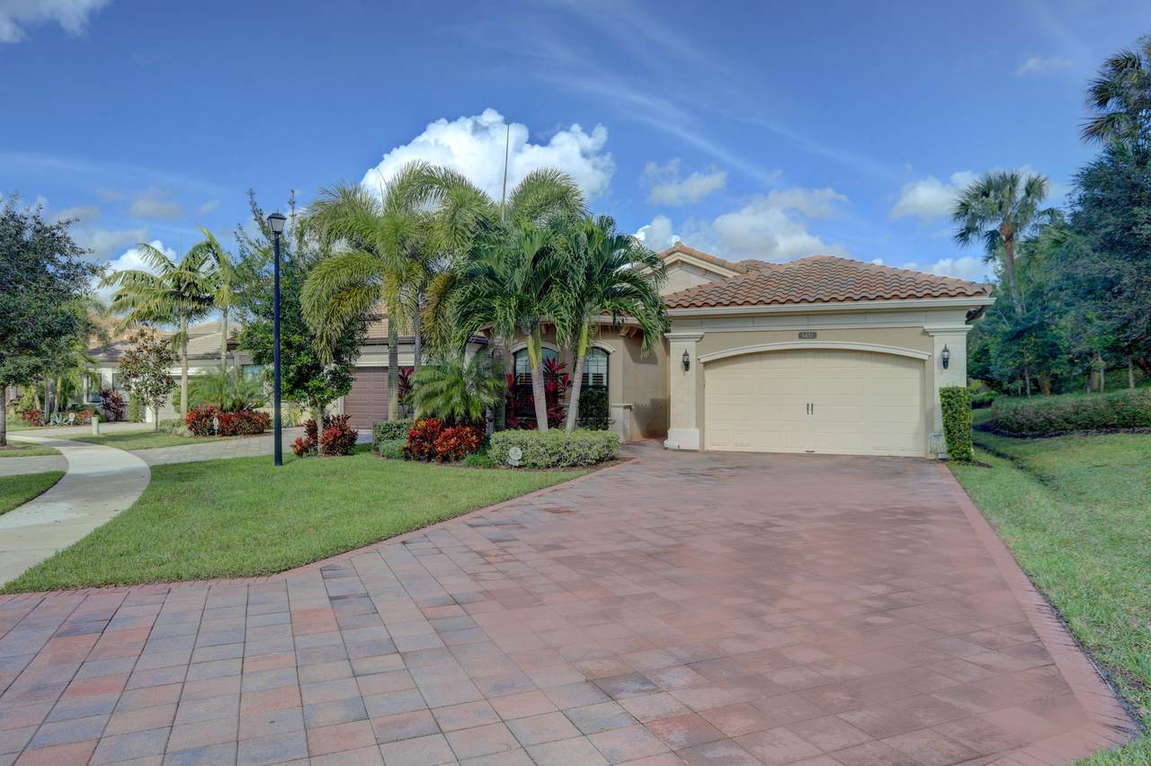 9451 Eden Roc Court - Photo 1