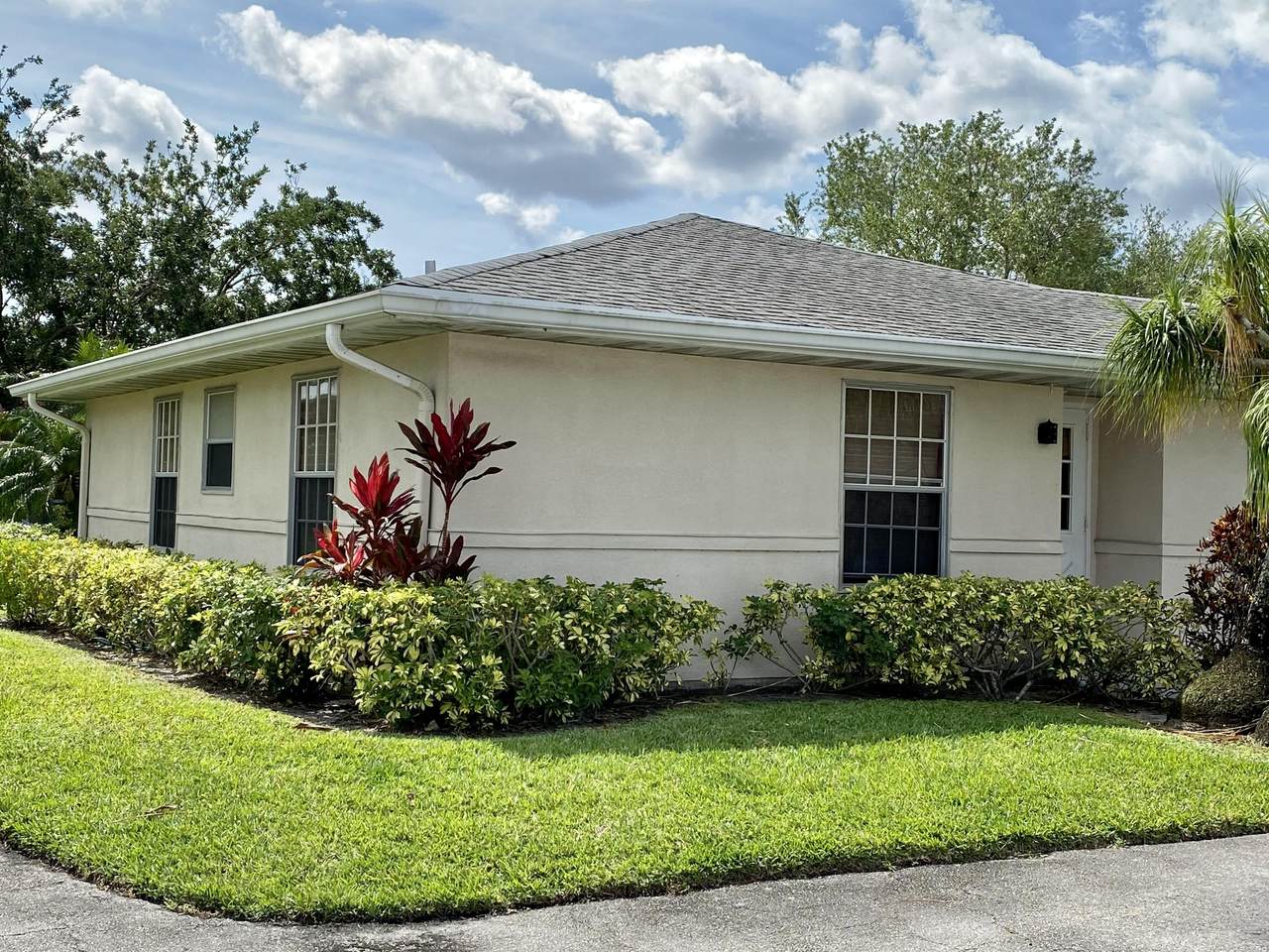 184 Cape Cod Circle - Photo 1