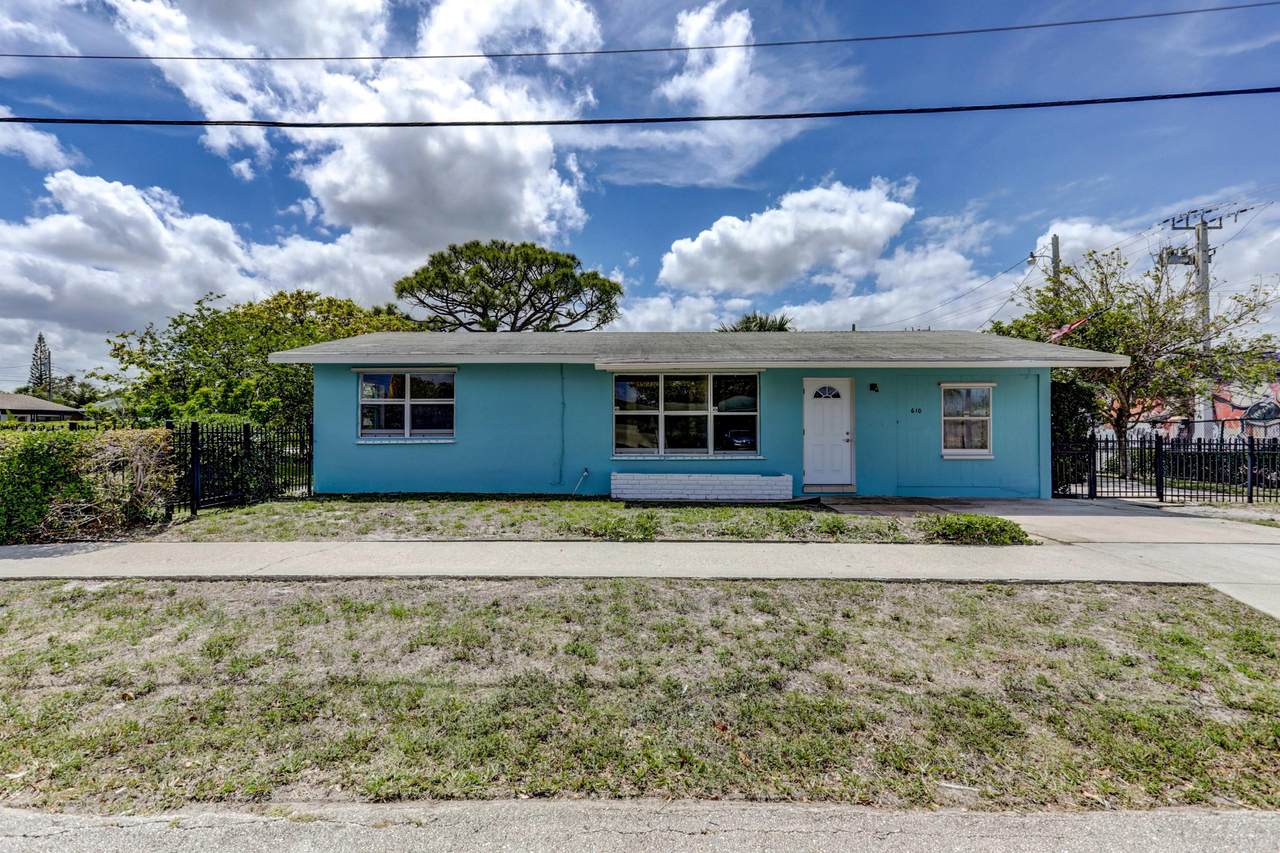 610 7th Street - Photo 1