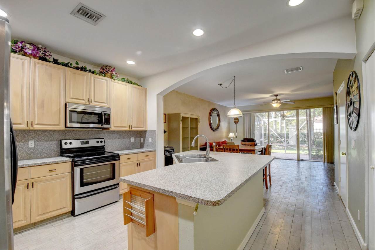 8135 Bellagio Lane - Photo 1