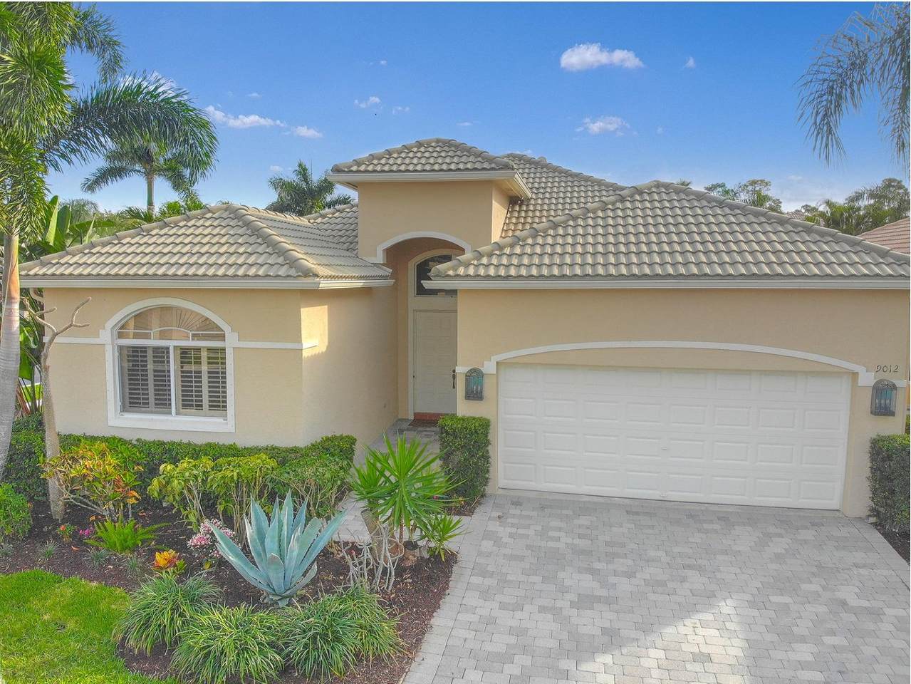 9012 Sand Pine Lane - Photo 1