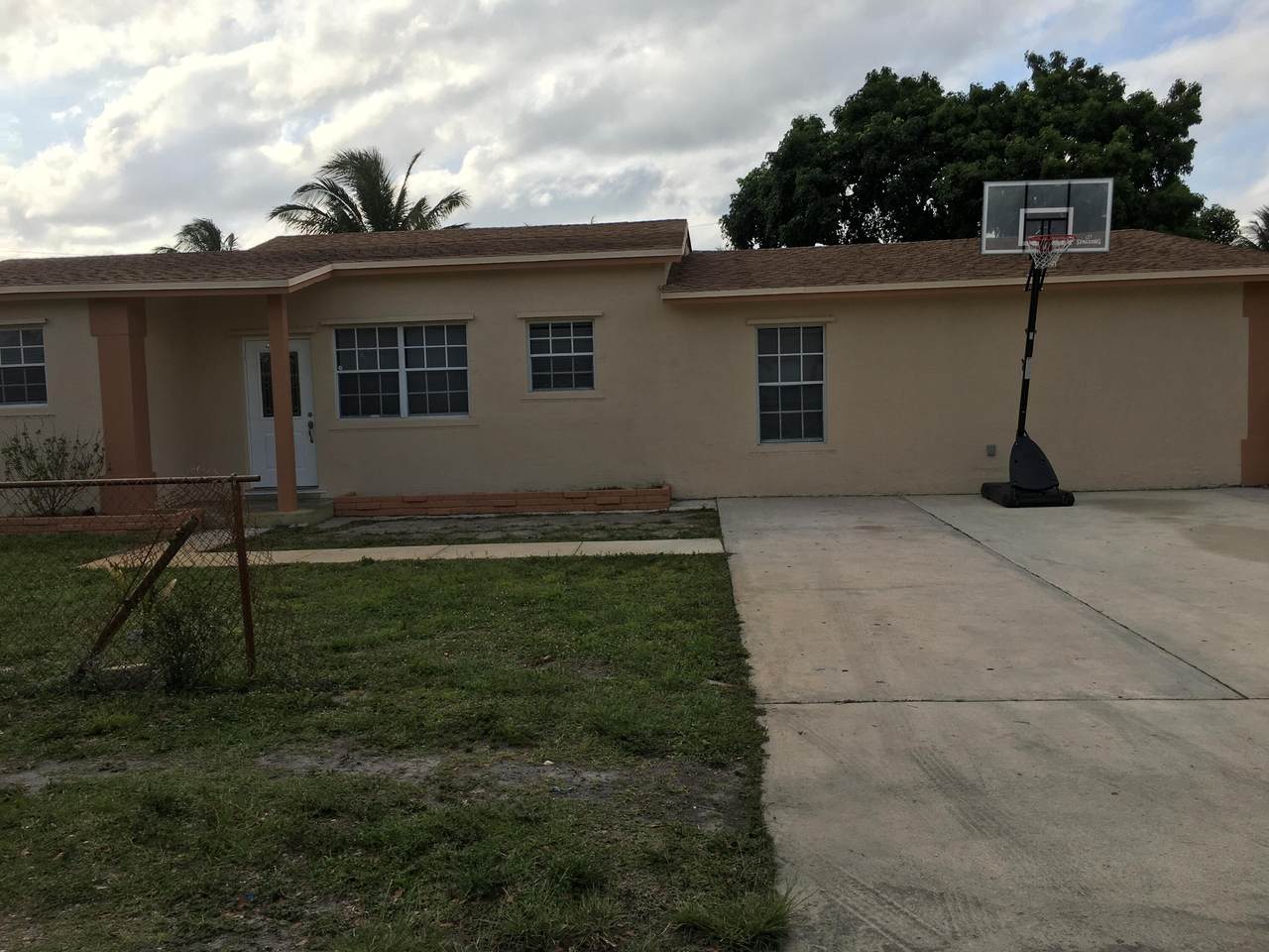 2139 3rd Court - Photo 1