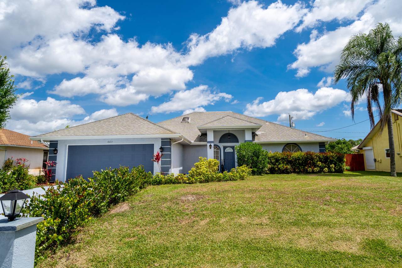 863 Sweetbay Avenue - Photo 1