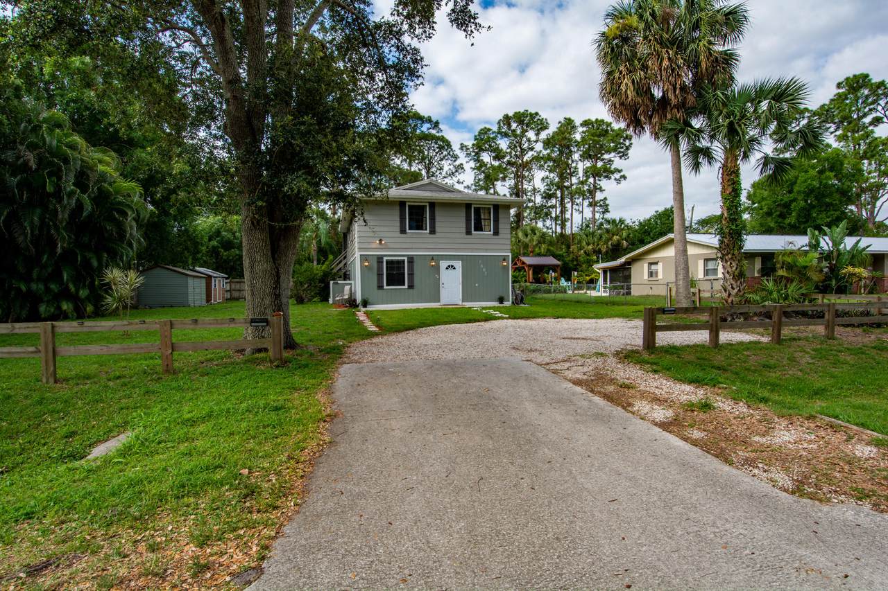 7805 Banyan Street - Photo 1