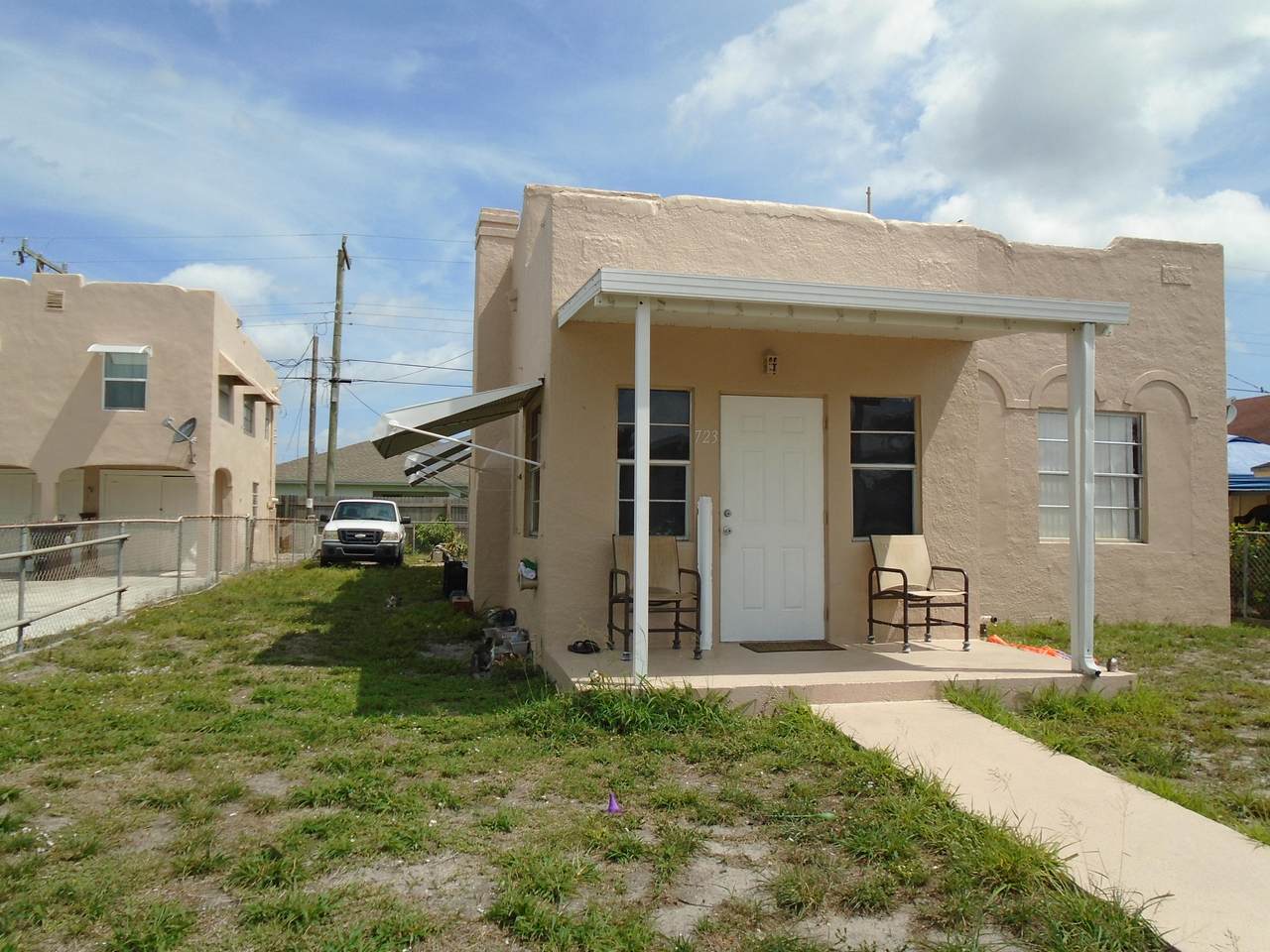 723 Lakewood Road - Photo 1