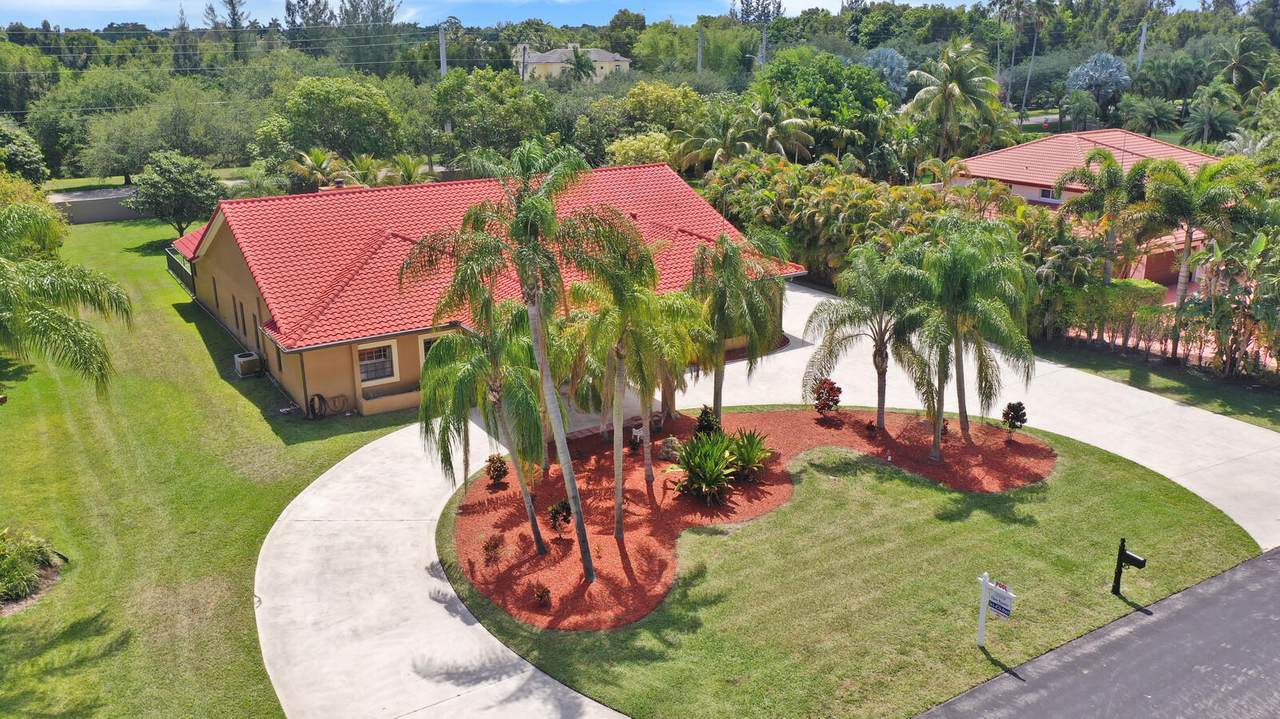 5610 Castlegate Avenue - Photo 1