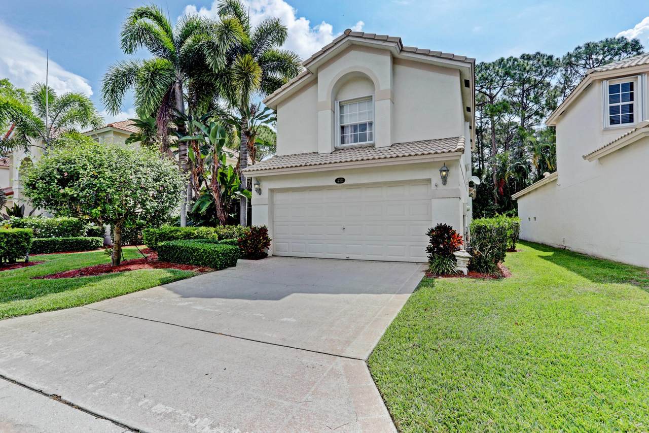 432 Woodview Circle - Photo 1